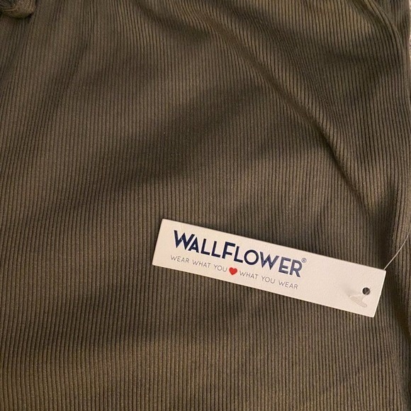 Wallflower Ribbed Romper XL Olive Pink Trim Stretch Casual Lounge Jumpsuit‎ NWT - Picture 5 of 7